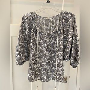Black & White Top. Size Large